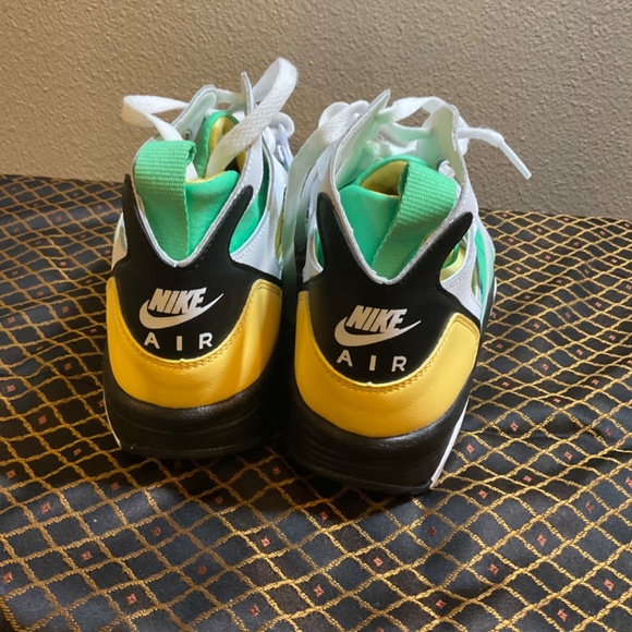 Nike Air Trainer Huarache 'Green Topaz' Size 11.5. New never worn no box - Picture 8 of 9